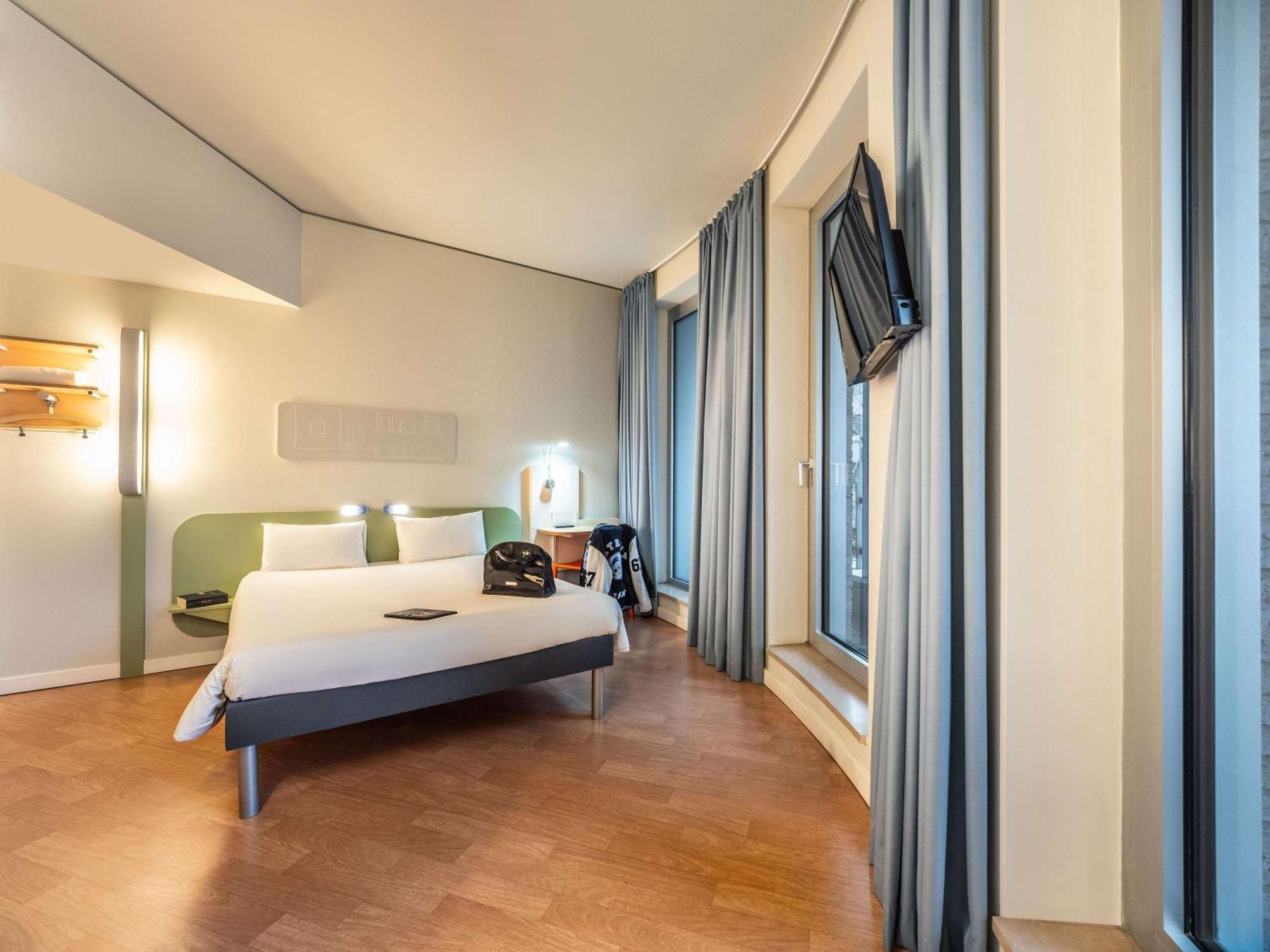ไอบิส บัดเจ็ต แฟรงค์เฟิร์ตซิตี้ เวสต์ Hotel Frankfurt am Main ภายนอก รูปภาพ